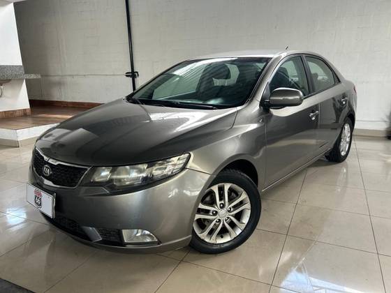 KIA CERATO 1.6 EX3 SEDAN 16V GASOLINA 4P MANUAL